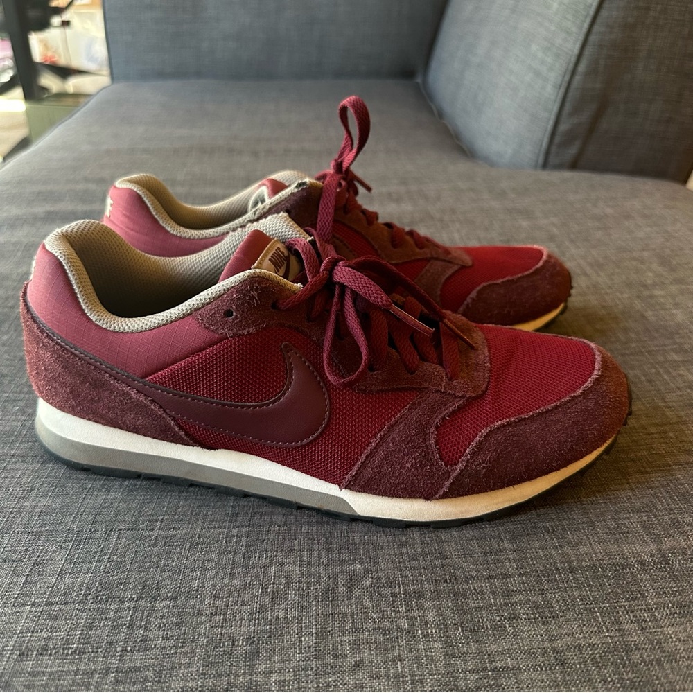 EUC Nike MD Runner 2 sneaker, Colorway: Team Red/Night Maroon, M9.5 / W11